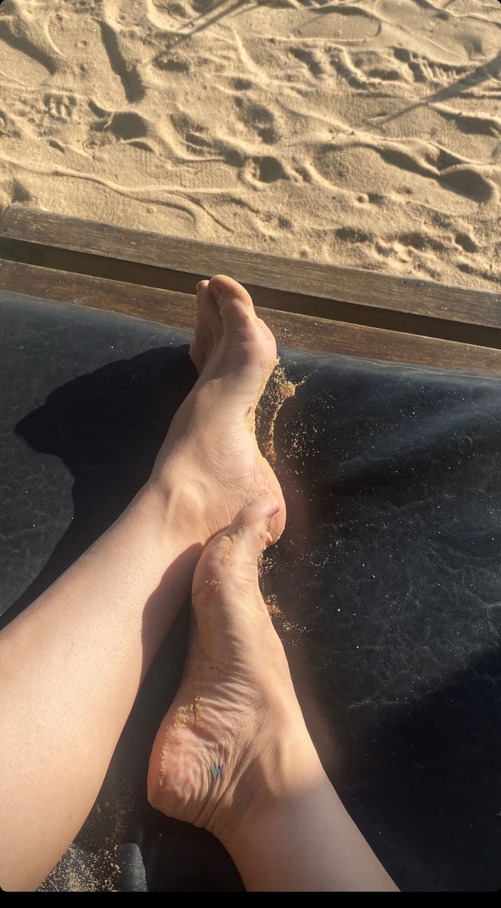 Franciely Freduzeski Feet