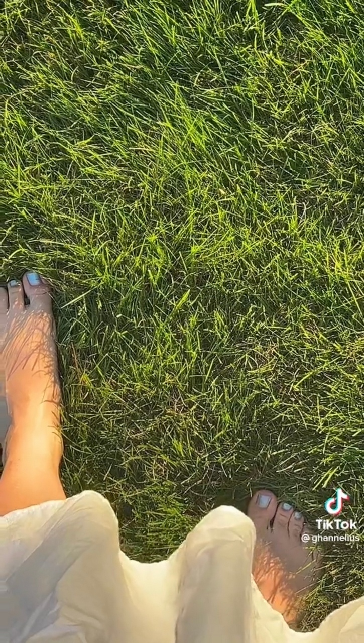 Genevieve Hannelius Feet