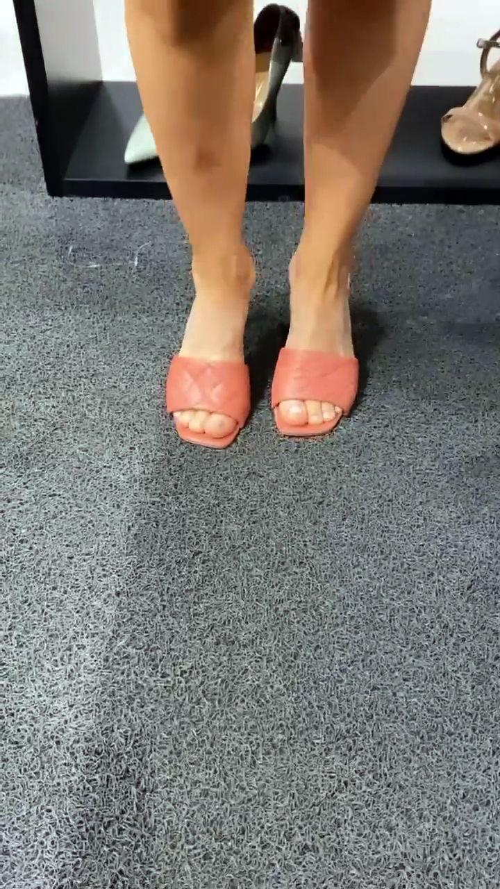 Giovanna Eburneo Feet