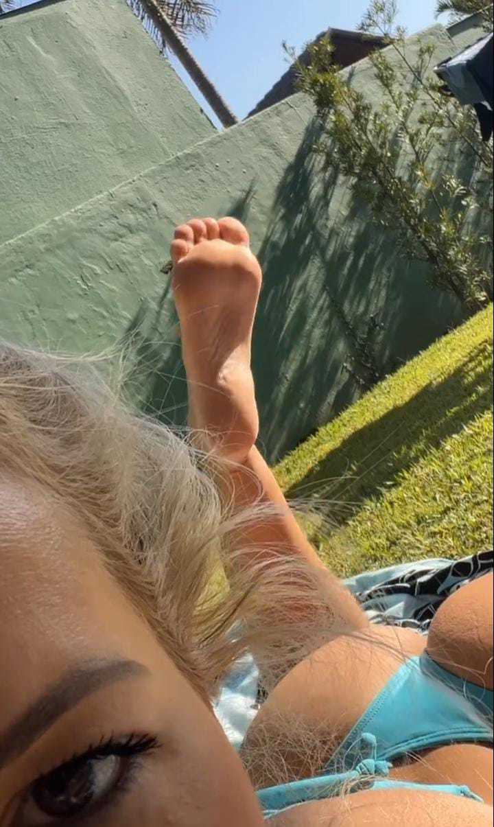 Jhenny Andrade Feet