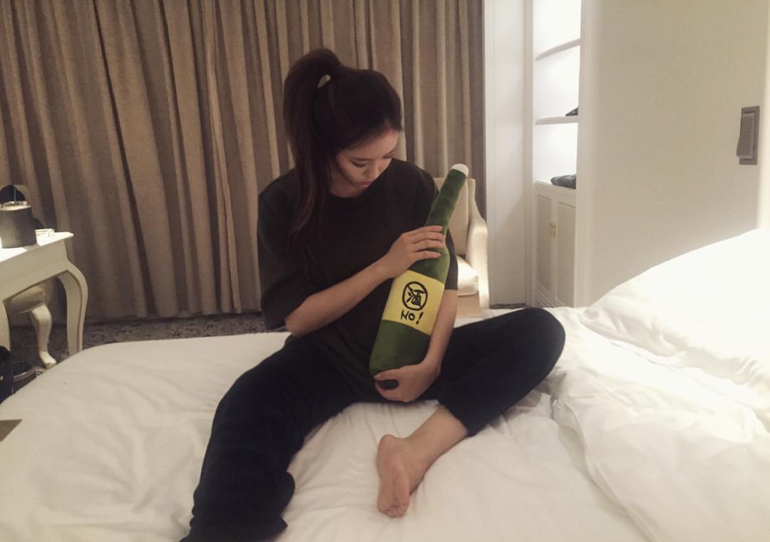 Kfeets Hyomin Barefoot Instagram Updates 2 Pics Fee