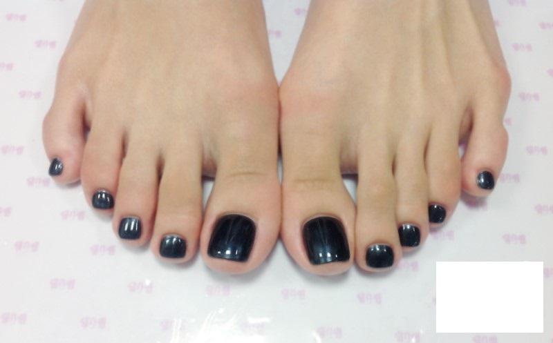 Kfeets Yoona Black Toes Feet
