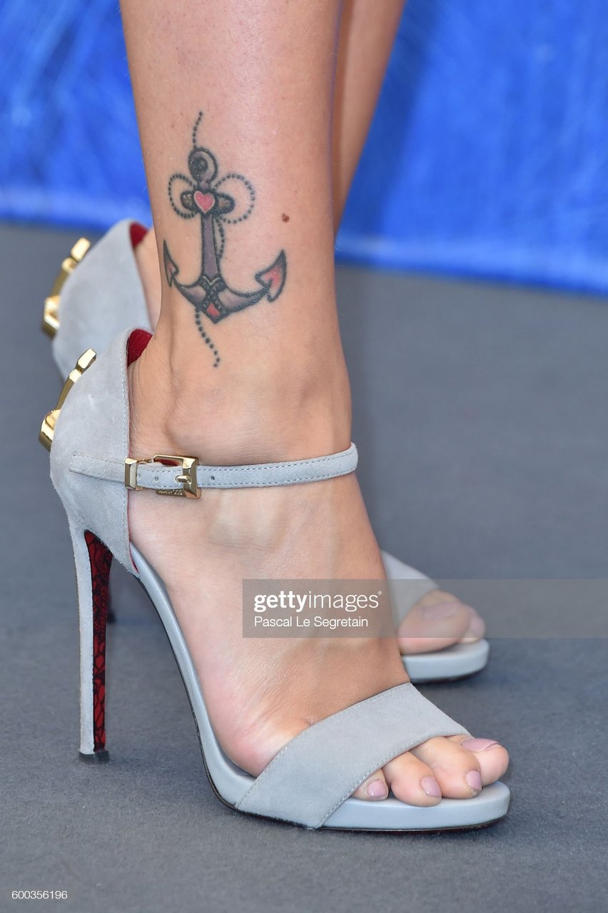 Laura Adriani Feet
