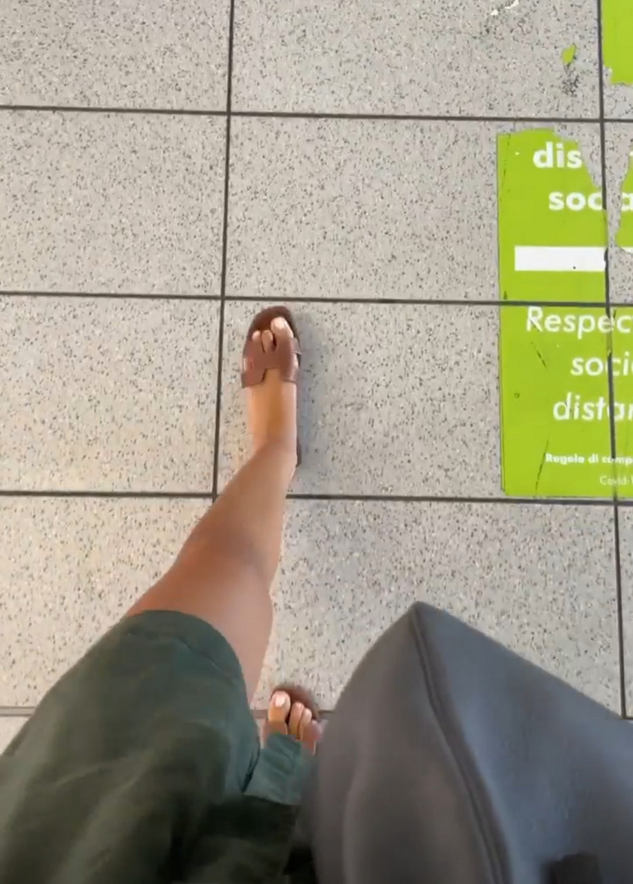 Laura Cremaschi Feet