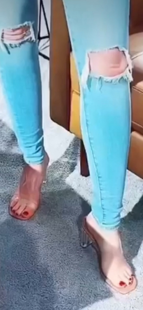 Lauren Gardner Feet