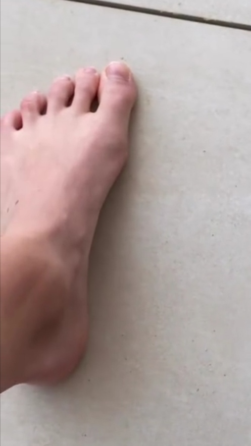 Lea Sch Ller Feet