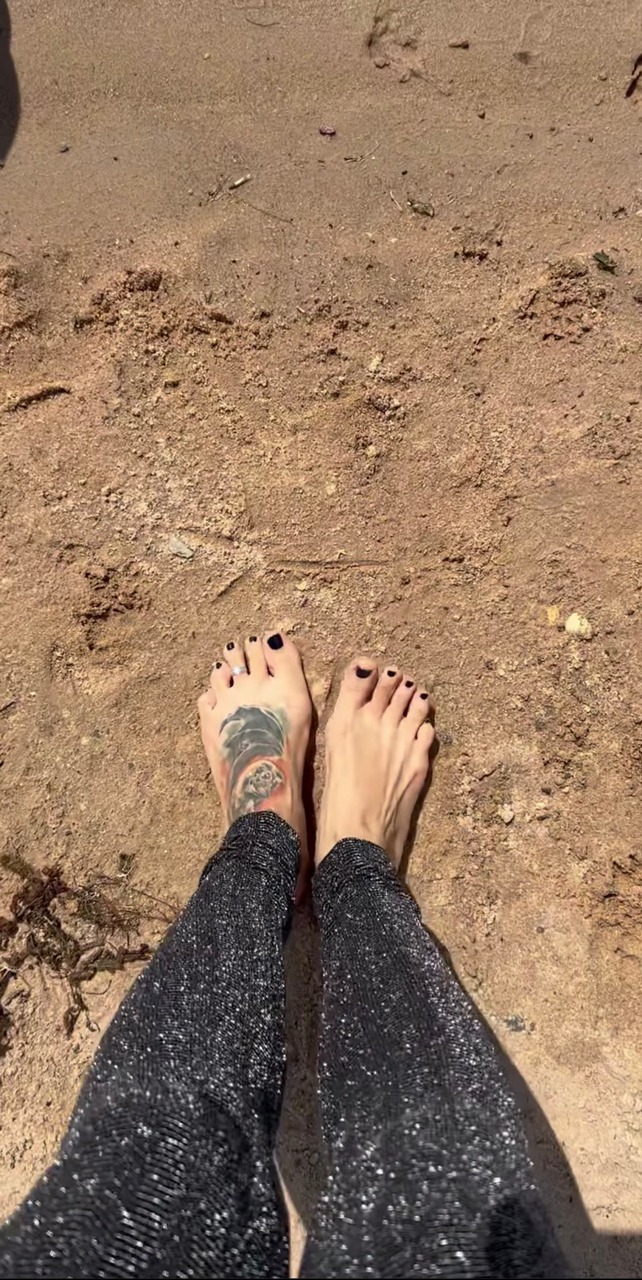 Lena Scissorhands Feet