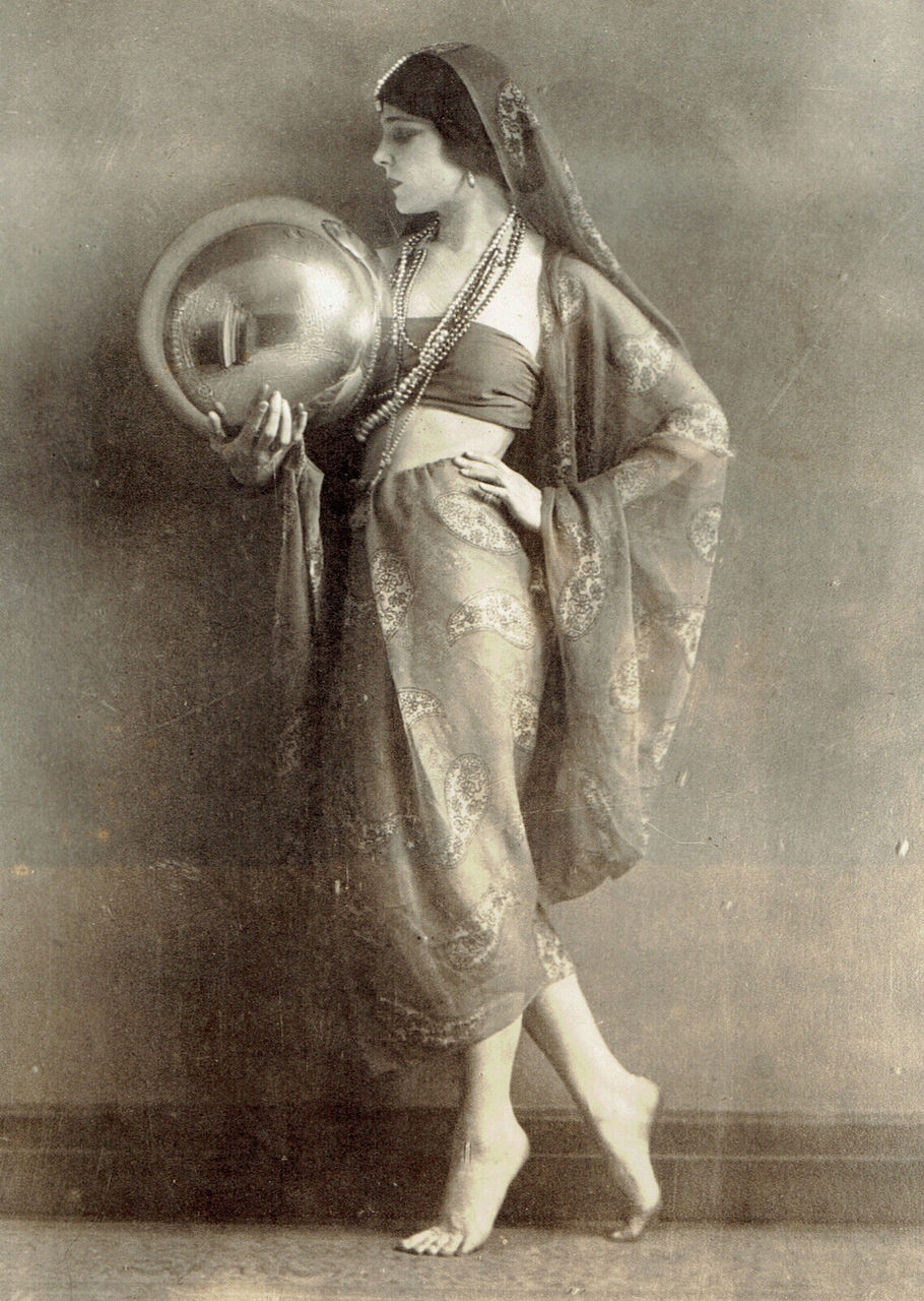 Lillian Powell Fee