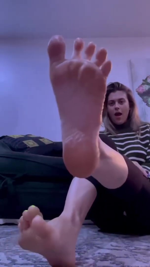 Lindsey Shaw Feet