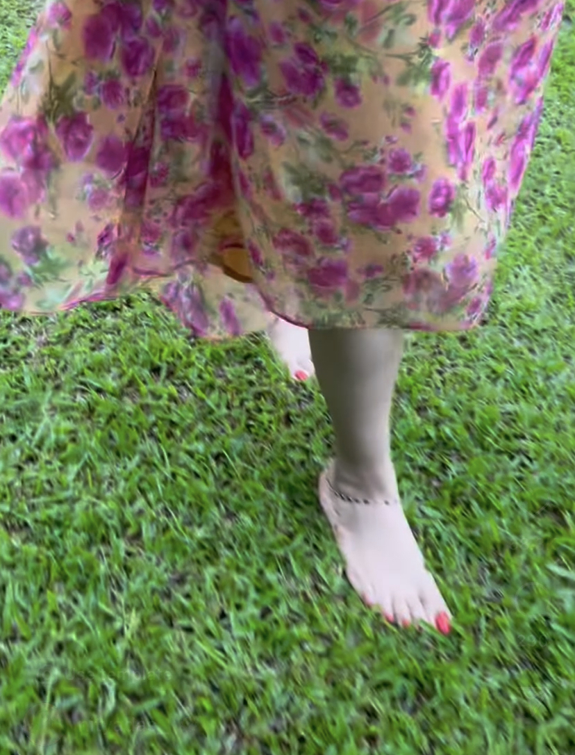 Nithya Das Feet
