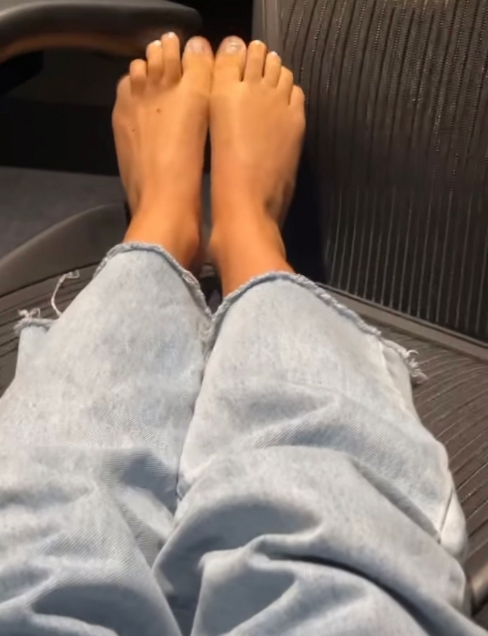 Olivia Neill Feet