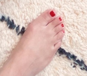 Talia Sutra Feet