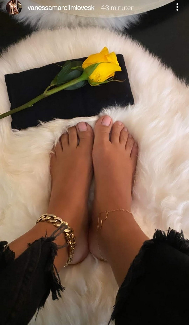 Vanessa Marcil Feet
