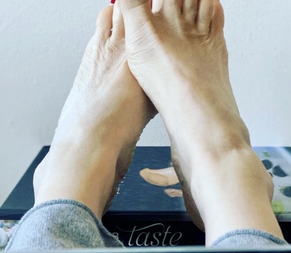 Yaara Saks Feet