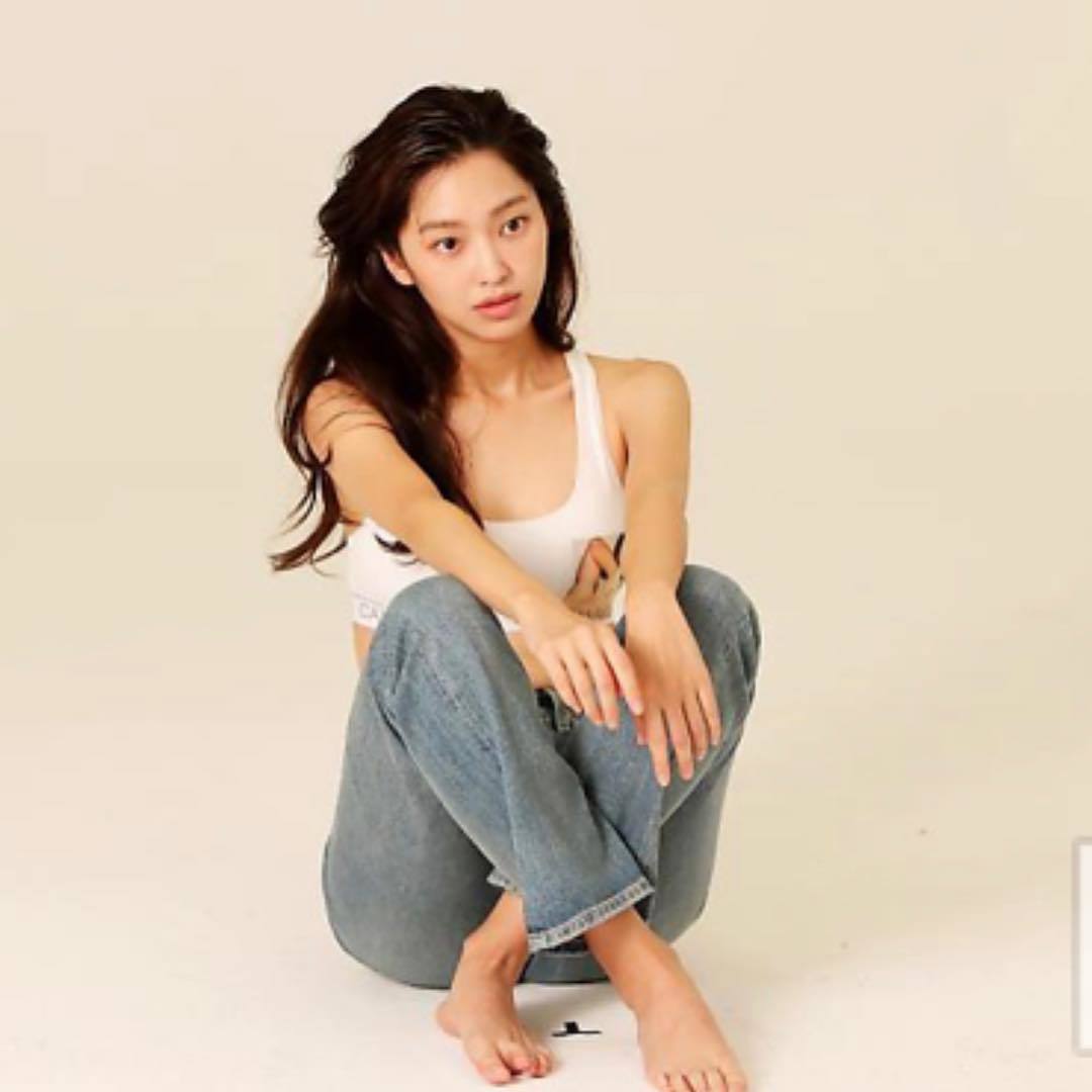 Yu Hwa Choi Feet