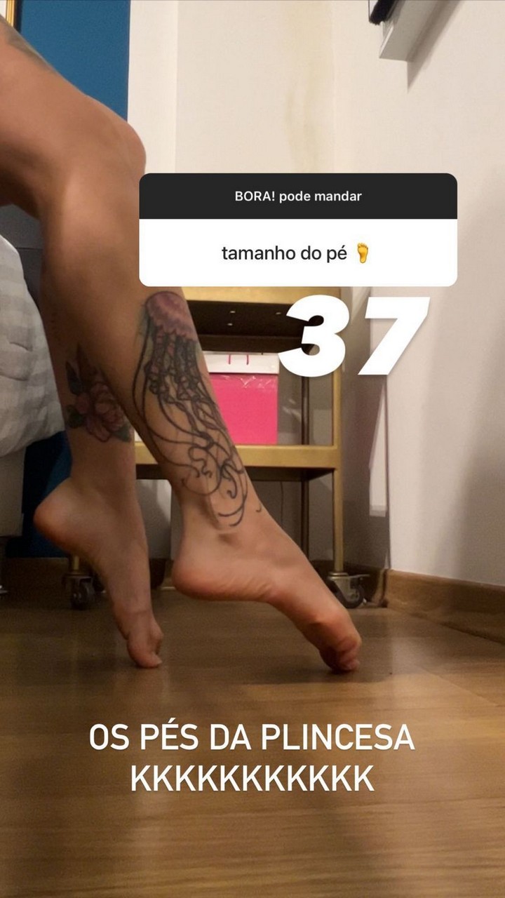 Adriana Lua Feet