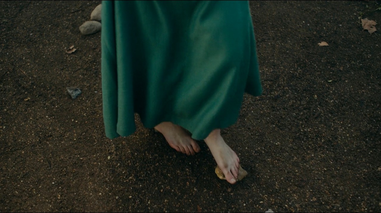 Bella Ramsey Feet
