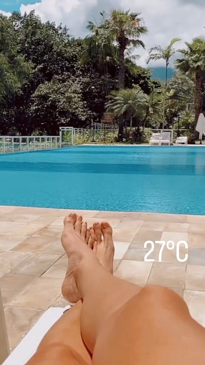 Juliana Silveira Feet