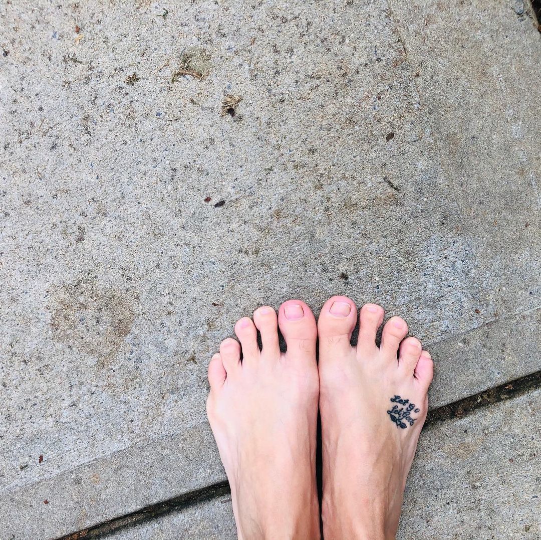 Laura Koniver Feet