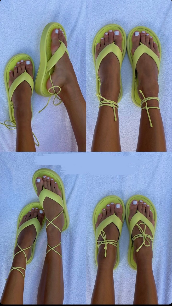 Livia Nunes Marques Feet