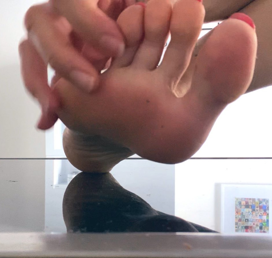 Milo Moire Feet