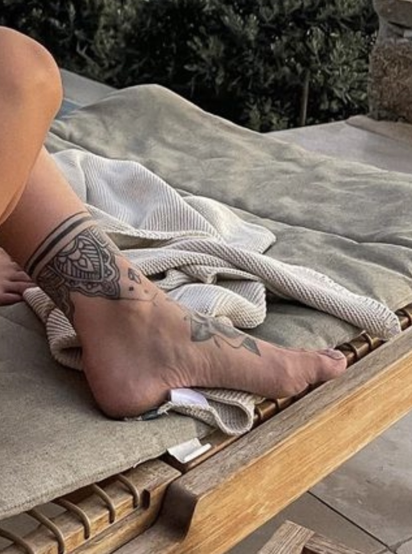 Olivia Buckland Feet