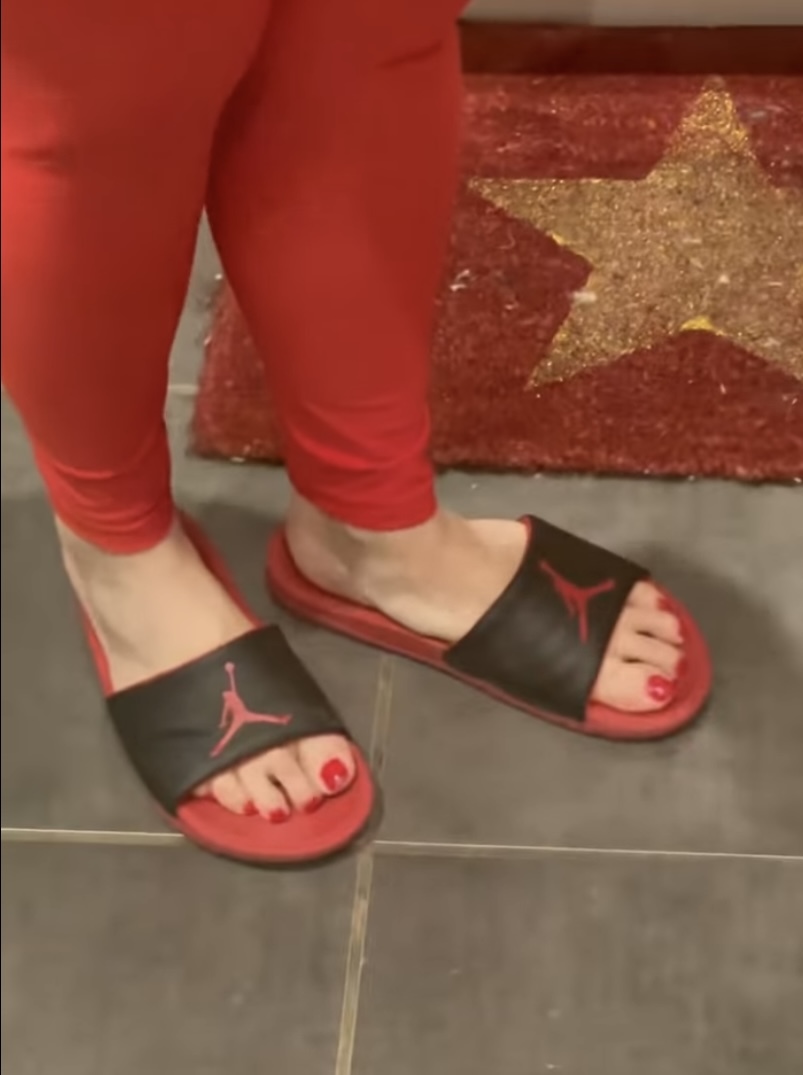 Roxanne Messenger Feet