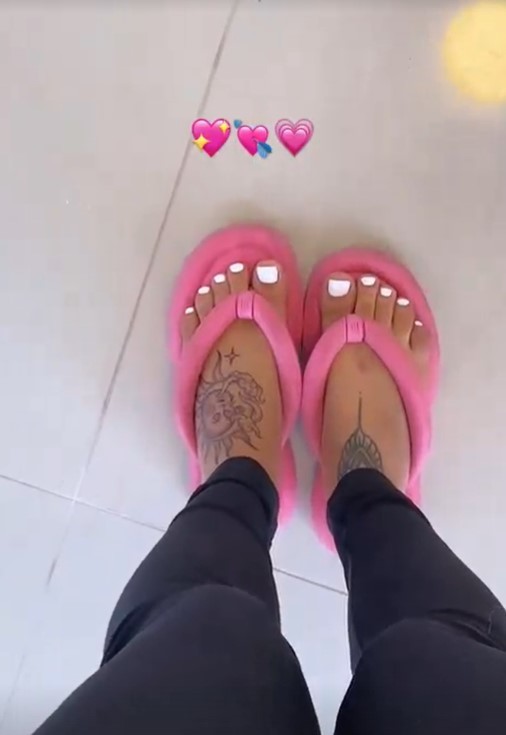 Sandri Oliveira Feet