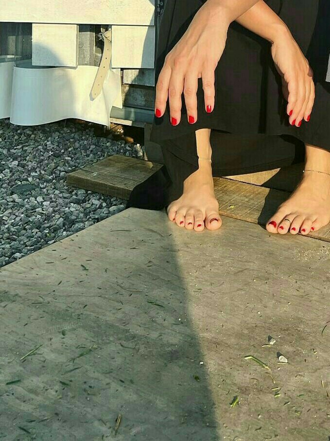 Sophia Vassili Feet