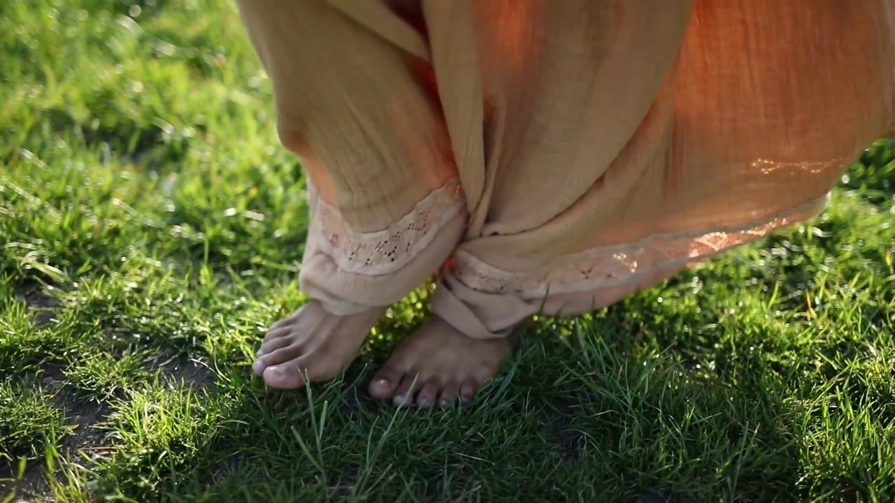 Alina Carson Feet