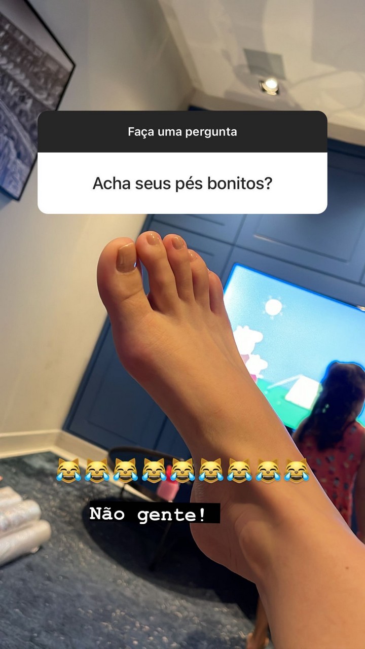 Camila Brait Feet