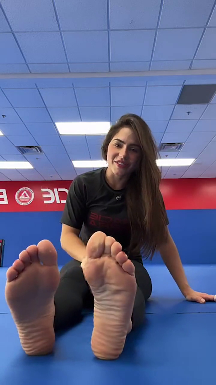 Giovanna Eburneo Feet