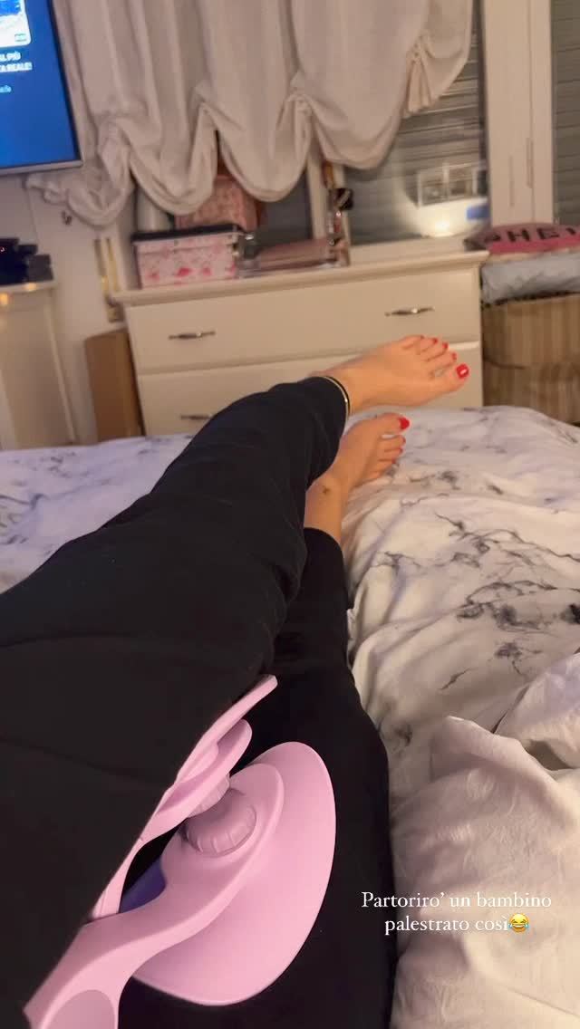 Guendalina Tavassi Feet