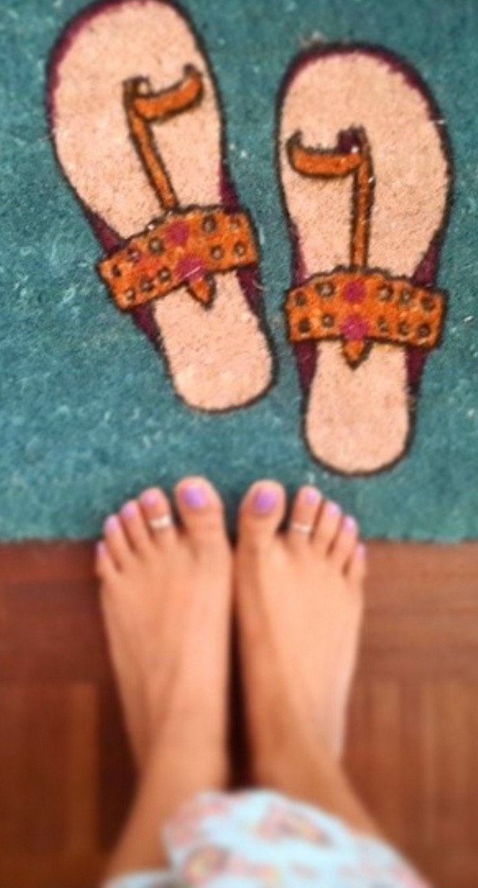 Himanshi Choudhary Feet
