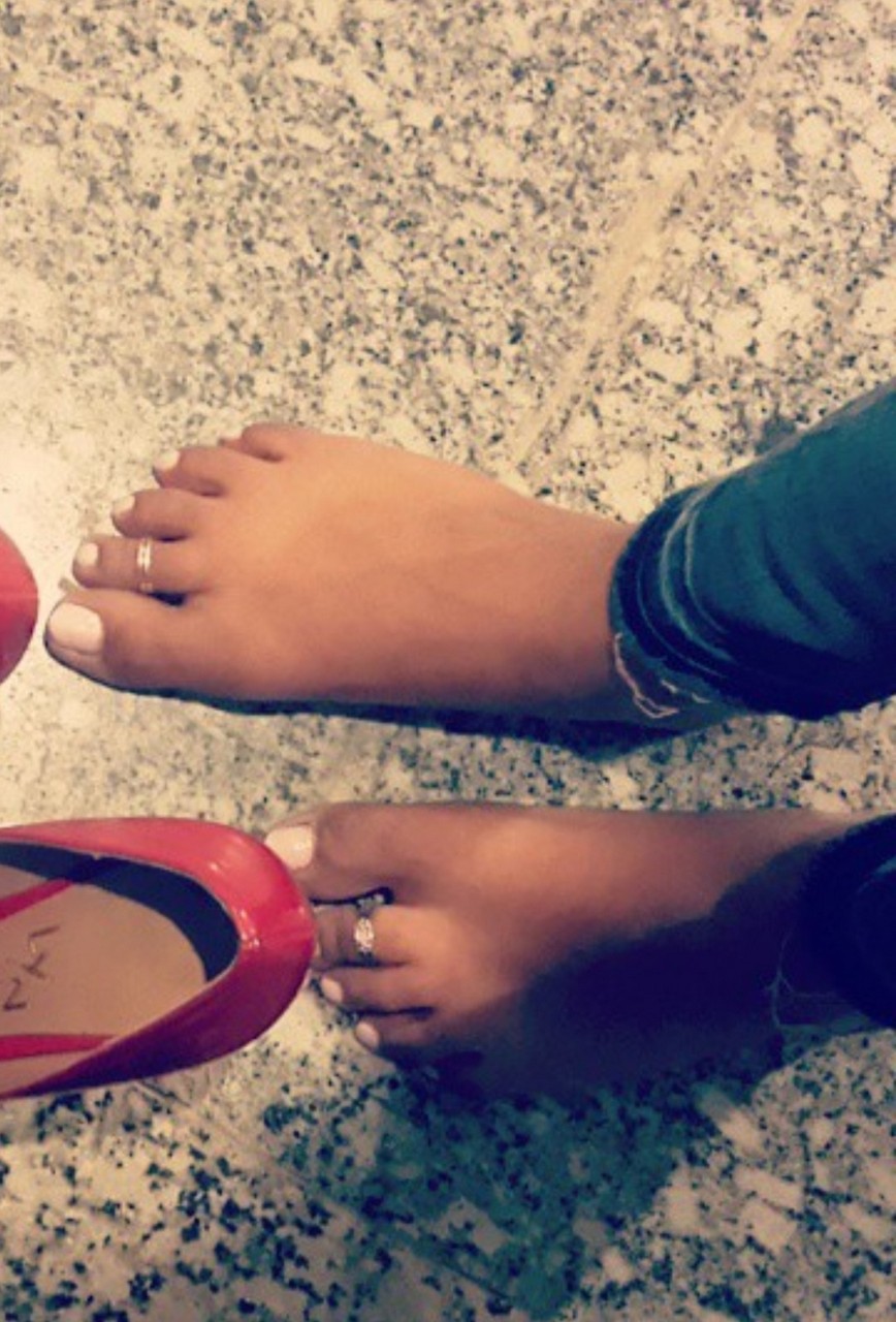 Himanshi Choudhary Feet
