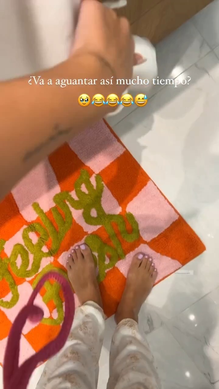 Laura Escanes Feet