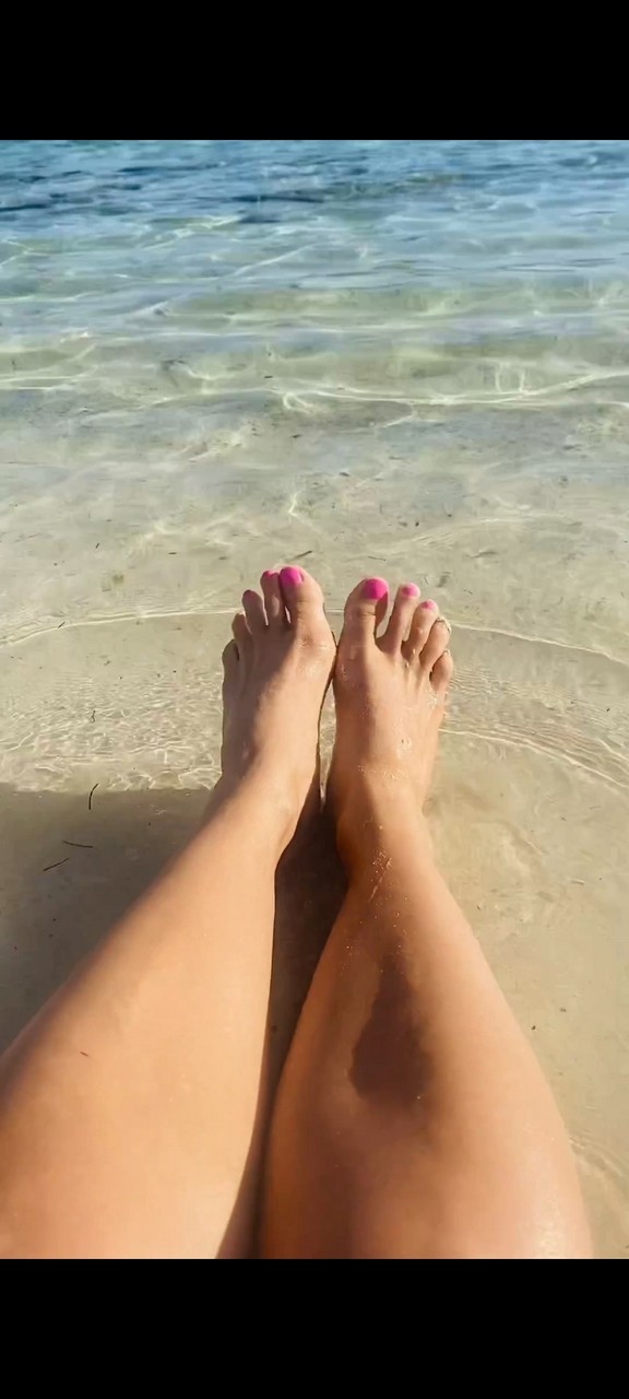 Laura Harring Feet