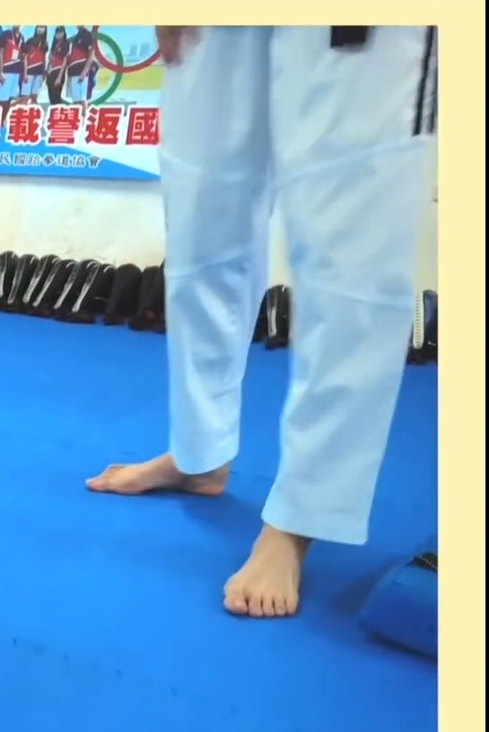 Lo Chia Ling Feet