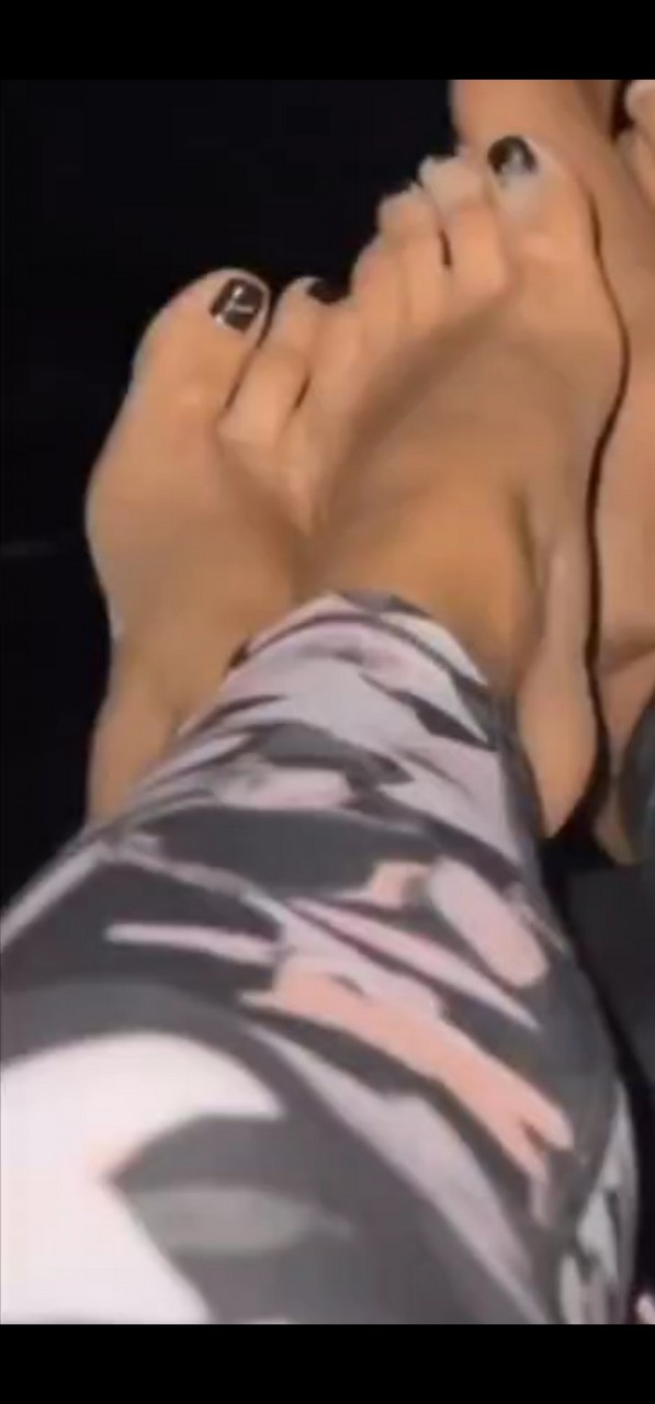 Myrla Feria Feet