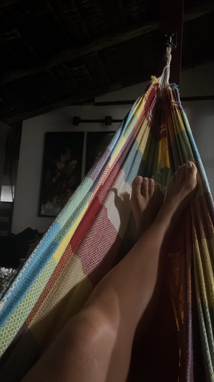 Natalia Casassola Feet