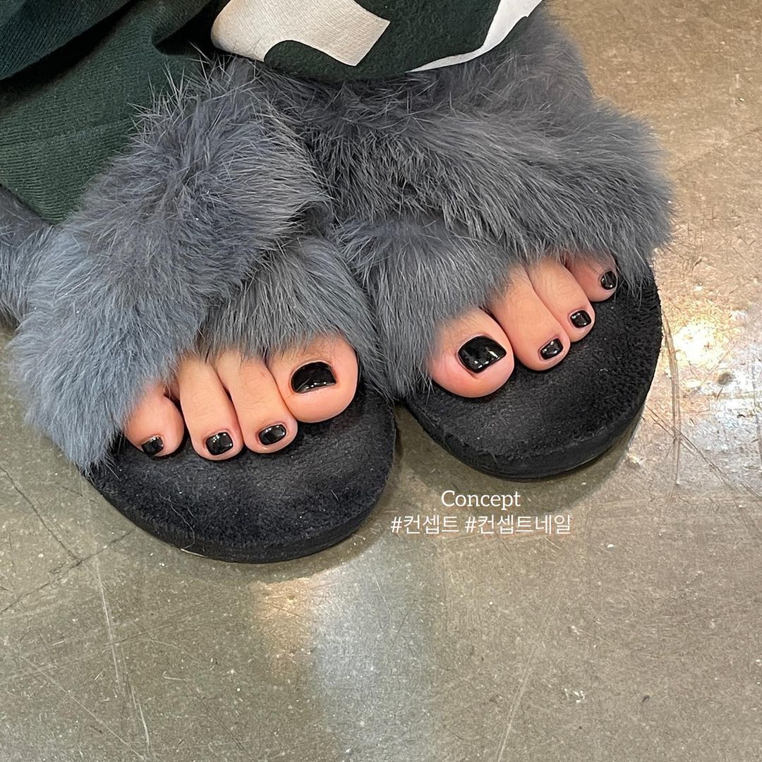 So Yeon Jeon Feet