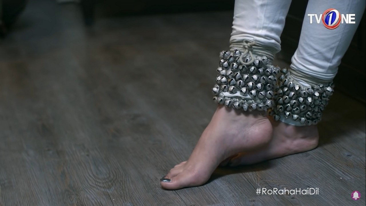 Sonia Mishal Feet