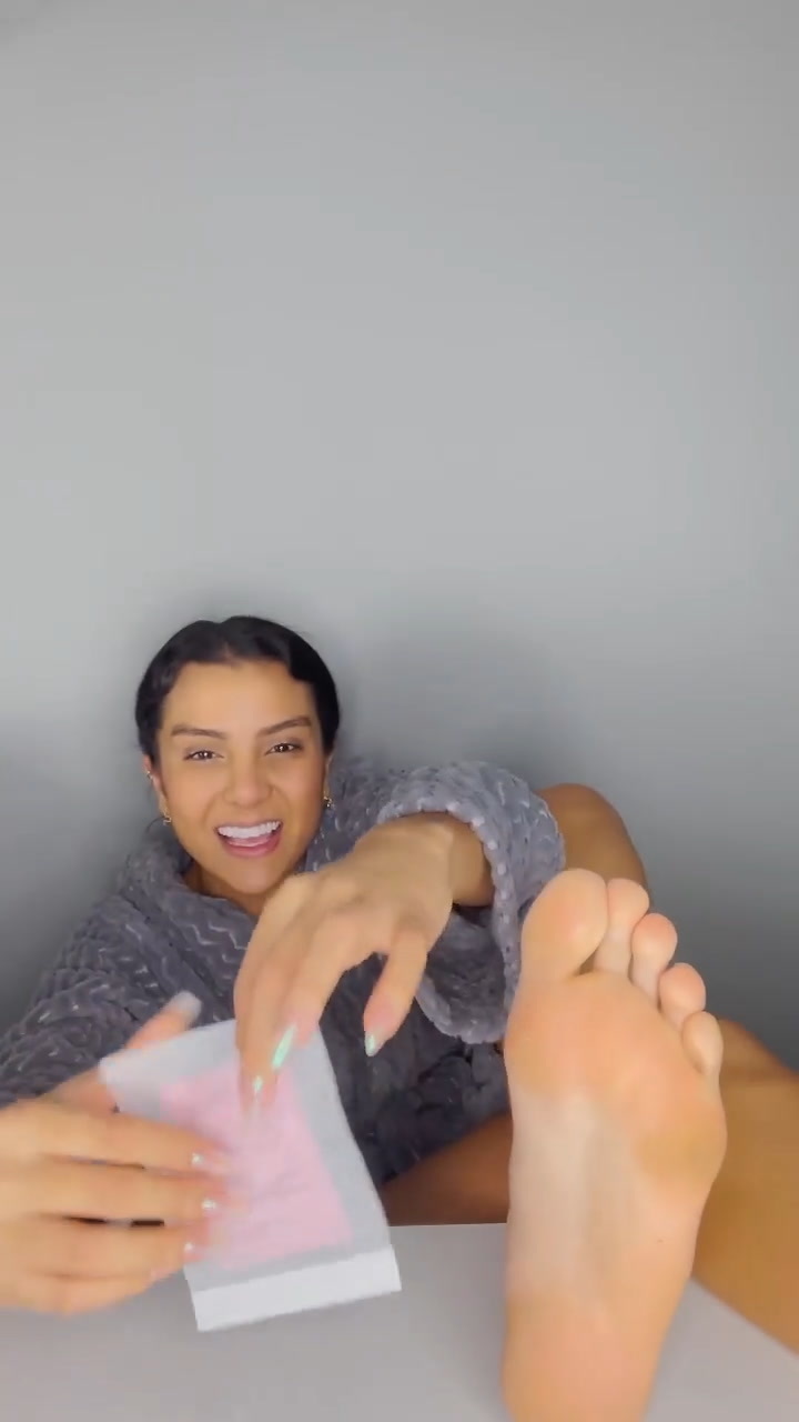 Danielle Diz Feet