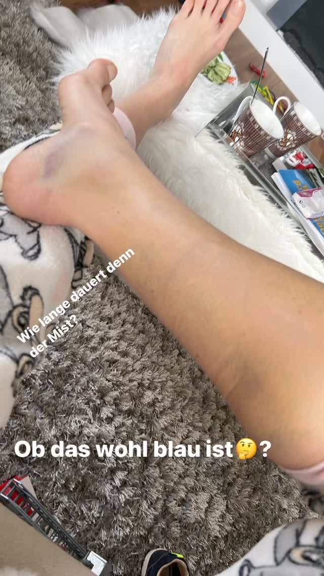 Iris Aschenbrenner Feet