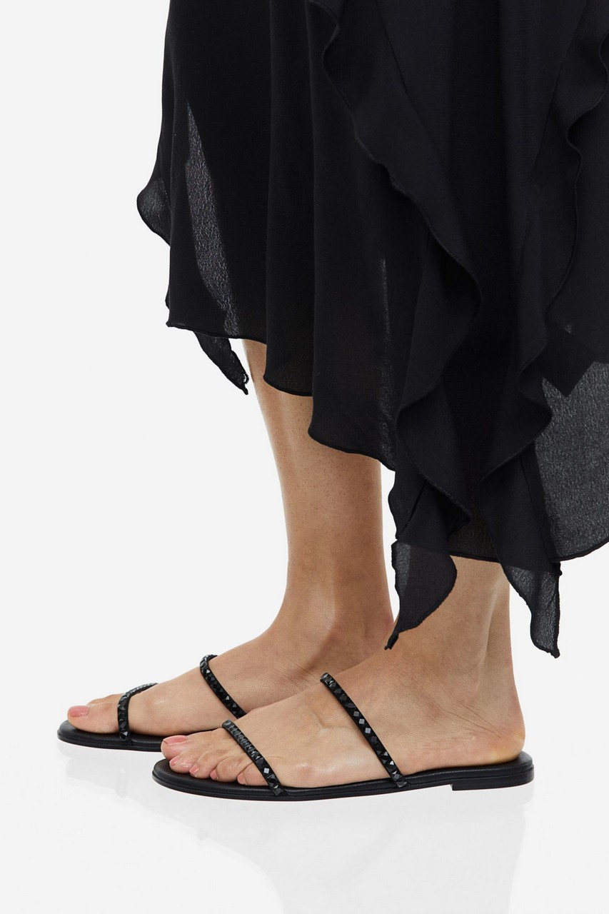Jade Nguyen Feet