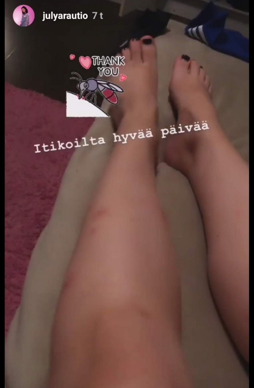 Julia Rautio Feet