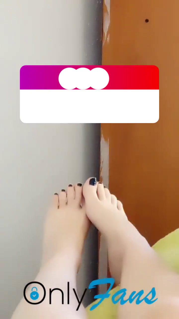 Karla Grunewaldt Feet