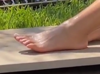 Leila Hadioui Feet
