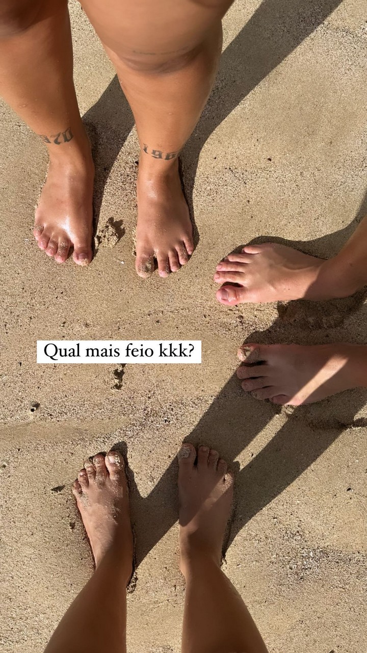 Mirella Santos Feet