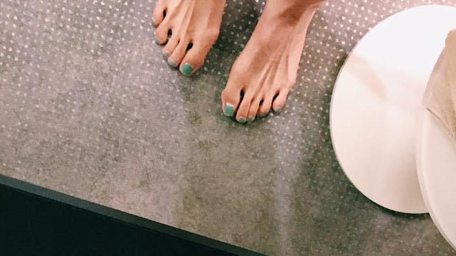 Nana Eikura Feet